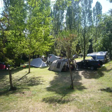 Campingplatz De Graniers 3*