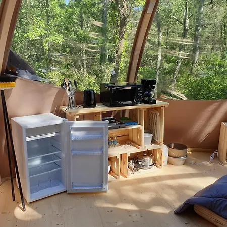 Campingplatz De Graniers 3*