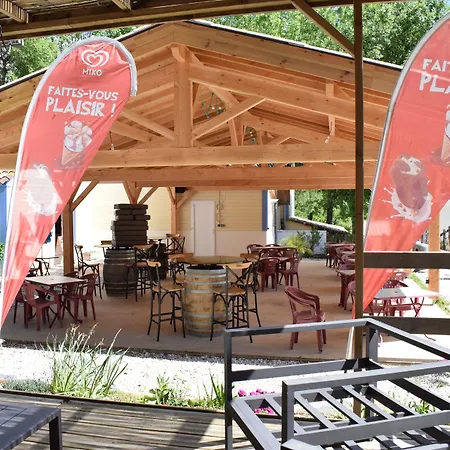 Campingplatz De Graniers 3*