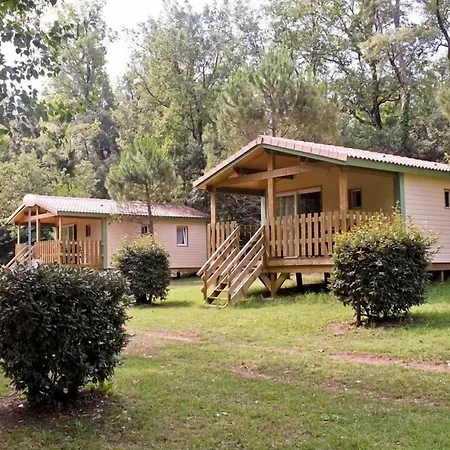 Campingplatz De Graniers 3*