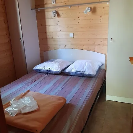 Camping De Graniers 3*
