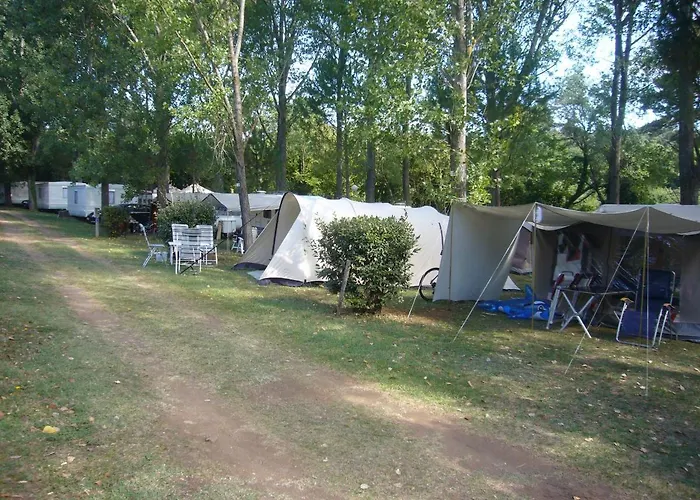 אתר קמפינג De Graniers 3*