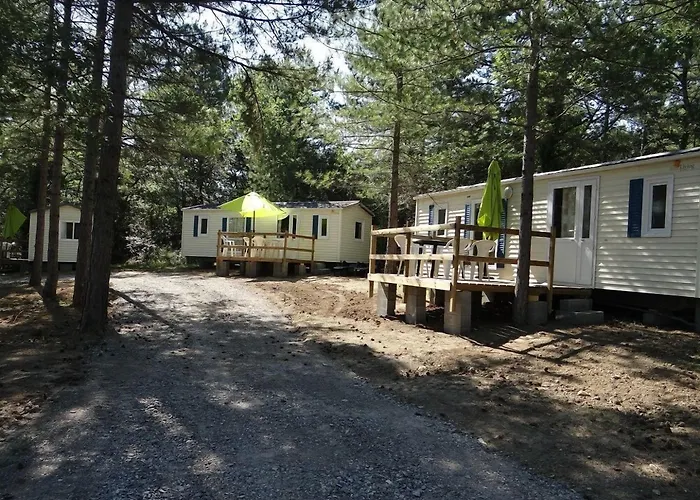 De Graniers אתר קמפינג 3*